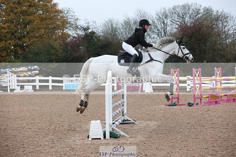 231112A-135111-04681 - Cls 20 Newcomers & 1.10m Open