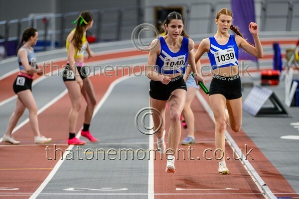 CombiMast25-925107 - Track Female Set One