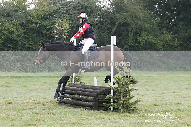 WWHT 171021 0431 - Novice Restricted (0.80m)  17/10/21