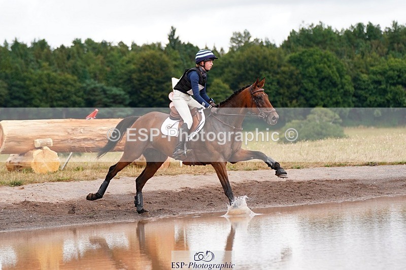 250803A-150006-15725 - P-710-Isla.Kitson-BLUES.CLOUD