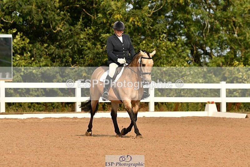 250817-092459-06904 - 082-Sarah.DavisWinston.Classic.Gold