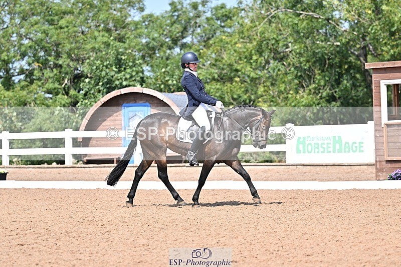 250816-122411-04006 - 090-Sarah.GoddardSaris.Fingers.Crossed