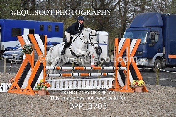 BPP_3703 - CLASS 3 FRI Senior British Novice/ 90cm Open