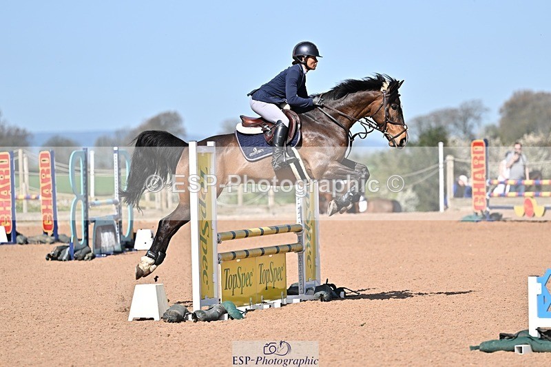 260408-105618-00271 - Cls 2 British Novice and 90cm