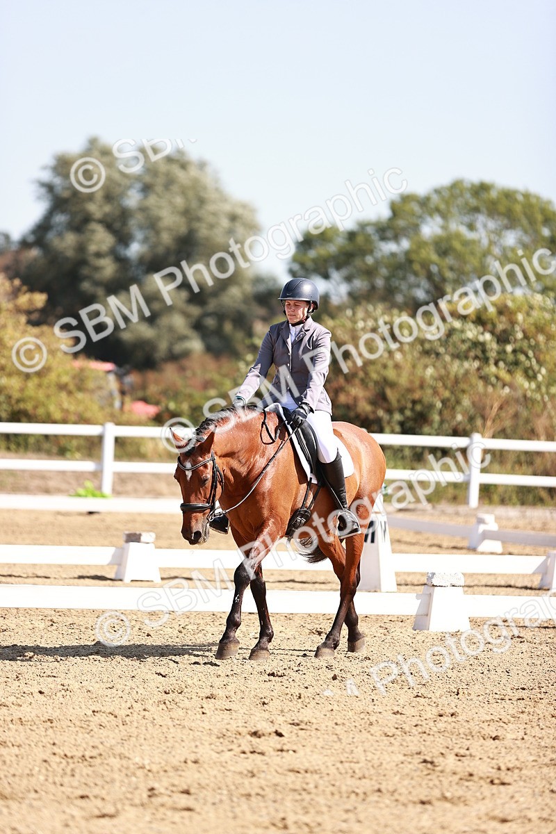 SBM_004513 - Class 12 - Novice 5 - 10.31-11.41