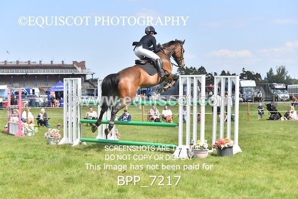 BPP_7217 - CLASS 3 Andrew Hamilton Coach, RHS Foxhunter Championship Qualifier