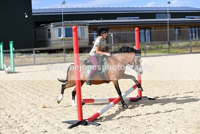 WJ5_5586 - Poles off the floor