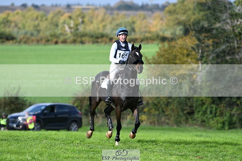 251024A-132324-12010 - B-165-Chloe.Pearson