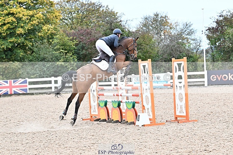 251015-131207-00511 - Cls 4 Newcomers and 1.10m Open