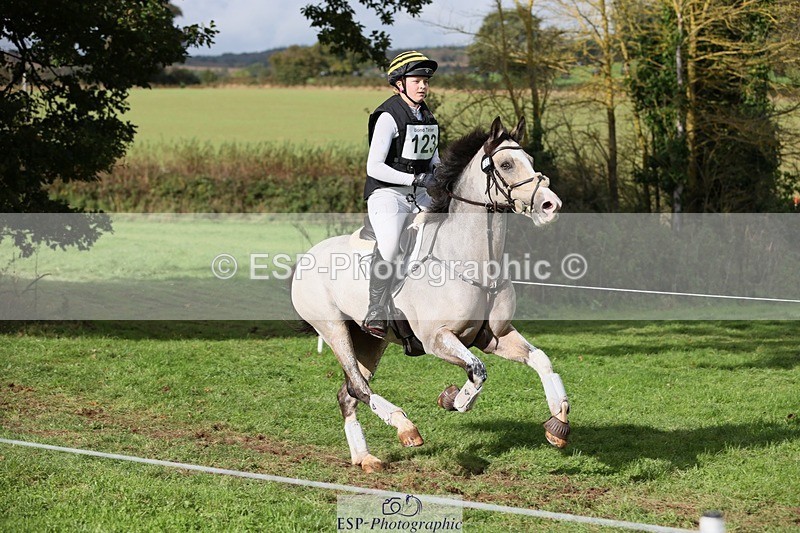 231020-141116-09296 - 120-VAN.KAUNITZ-Sara.Squires-XC