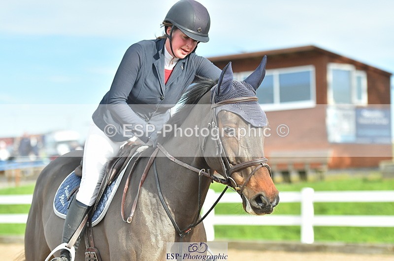 231111A-125638-02000 - Cls 12 Newcomers & 1.10m Open