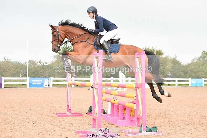 230902A-113102-00606 - Cls 8 1.05m Amateur Quali