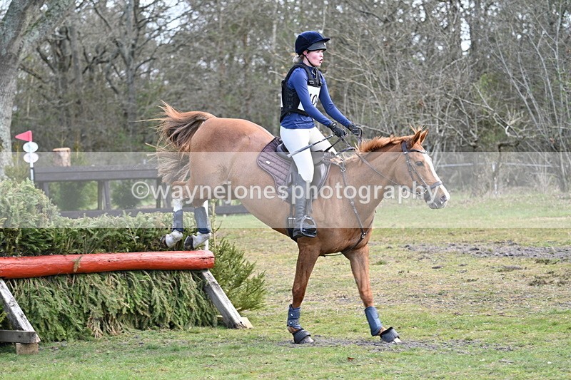 WJ7_0063 - Time 10:13 to 10:38 Times at the Fence