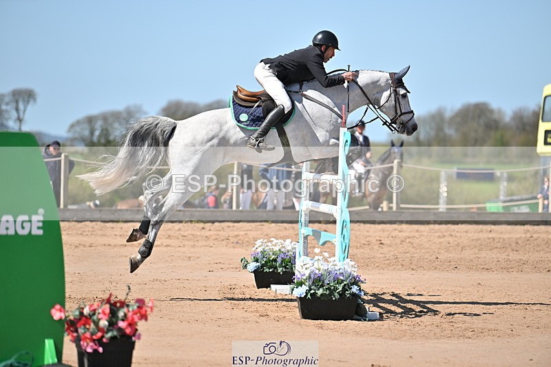 240420A-133608-11417 - Cls 7, 2 Star Medium Tour 1.35m