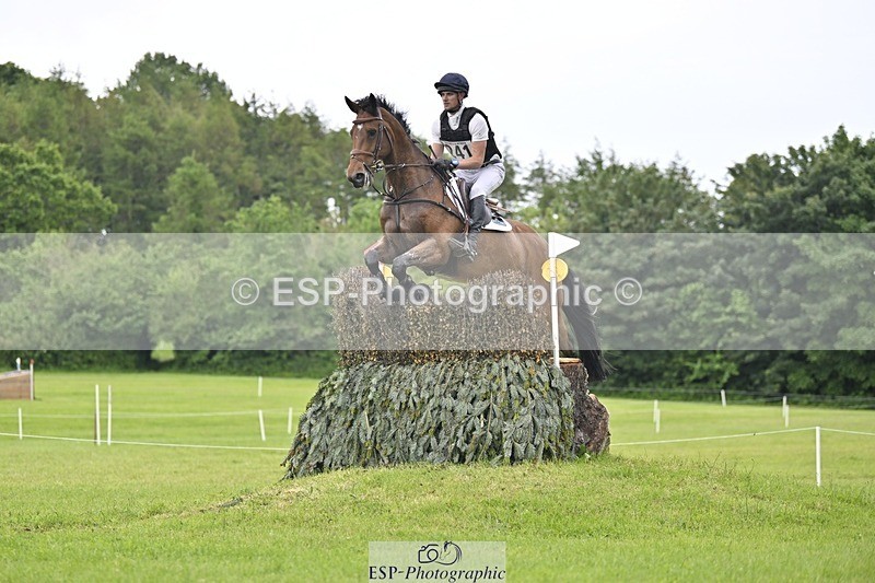 240525-162053-17035 - 241-CLASS_ROMANCE-Jack_Pinkney