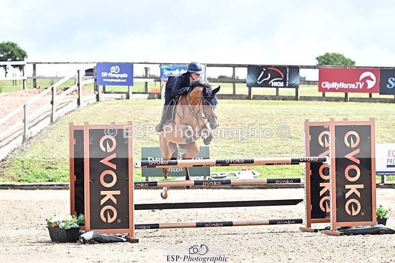 250731-112458-00560 - Cls 02 Snr Fox 1st Rnd