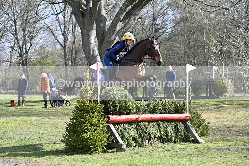 WJ7_0104 - Time 10:13 to 10:38 Times at the Fence