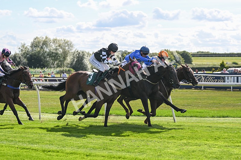 090925-Race 1-Hiccups-8237 - Race 1