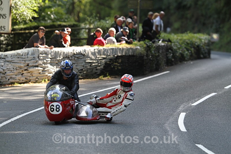 FOM_1300 - Classic TT Lap of honour