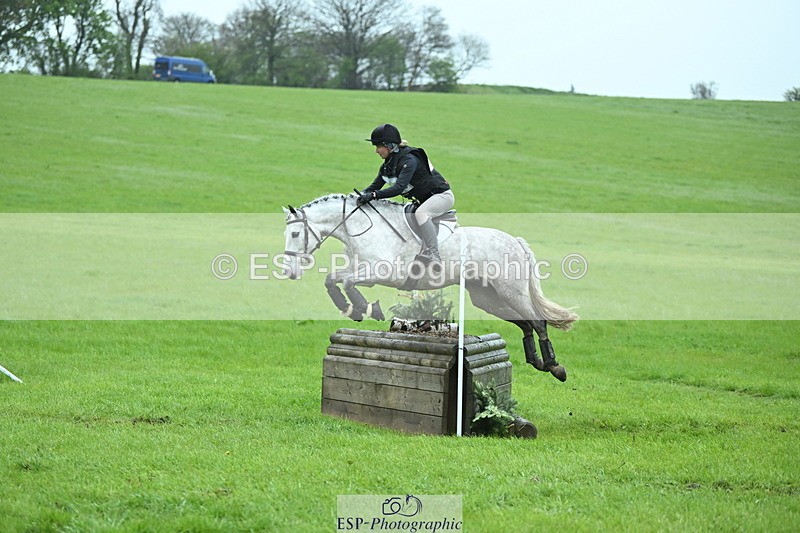 250418-145740-05075 - 170-Emma.Langfjord-Friend-MOUNTROSS.FIONN