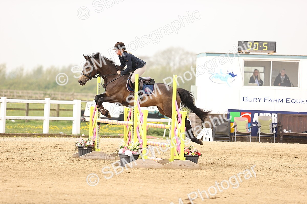  - Class 15 - Senior British novice - 90cm