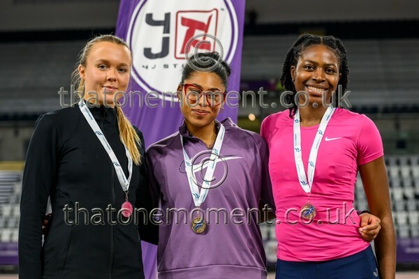 SenInd26-911362 - Medals