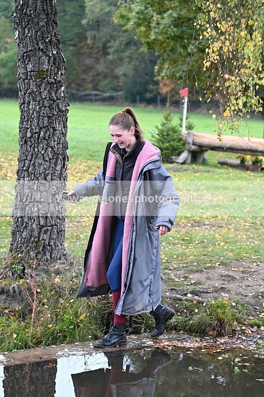 WJ7_2953 - Time 10:47 to 11:11 at the water