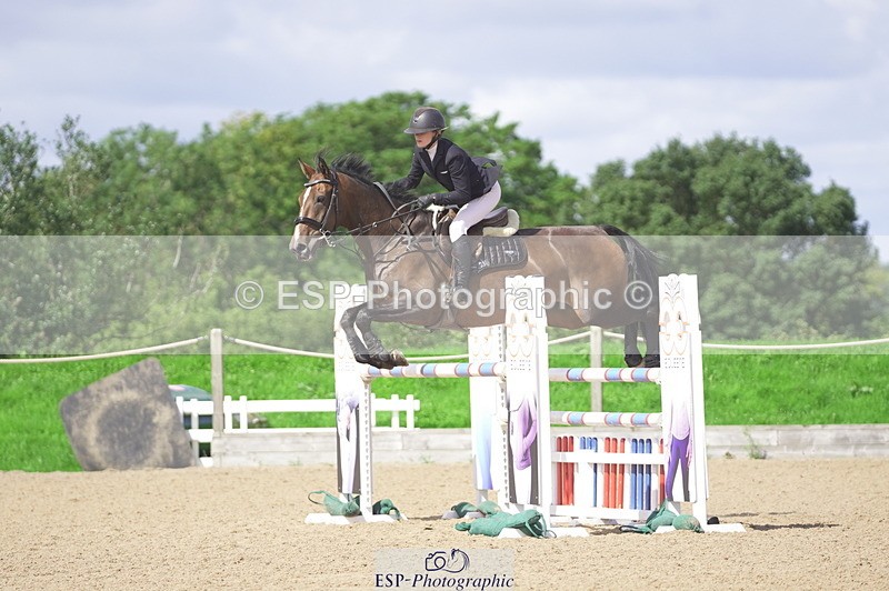 230806A-112038-01563 - Cls 13 Snr Newcomers & 1.10m Open