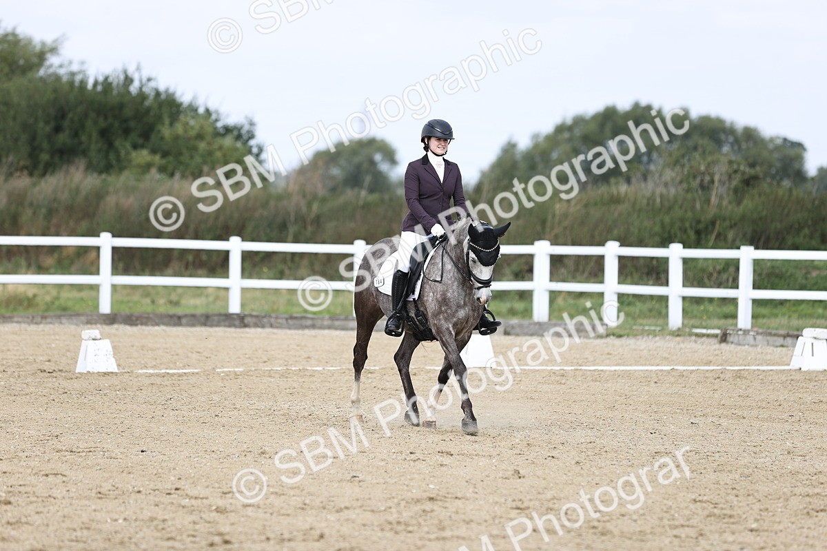 SBM_016268 - Class 14 - Novice 23 - 10.29-11.32