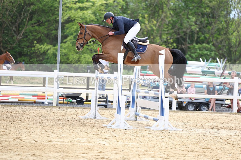 3E7A7659 - Class 8: Senior Foxhunter/1.20 open