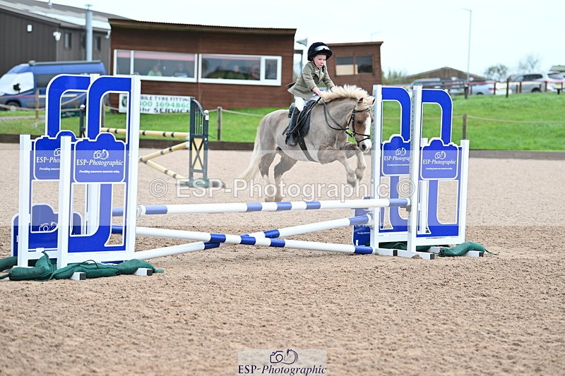 231029A-093558-02439 - 60cm Club and Schools