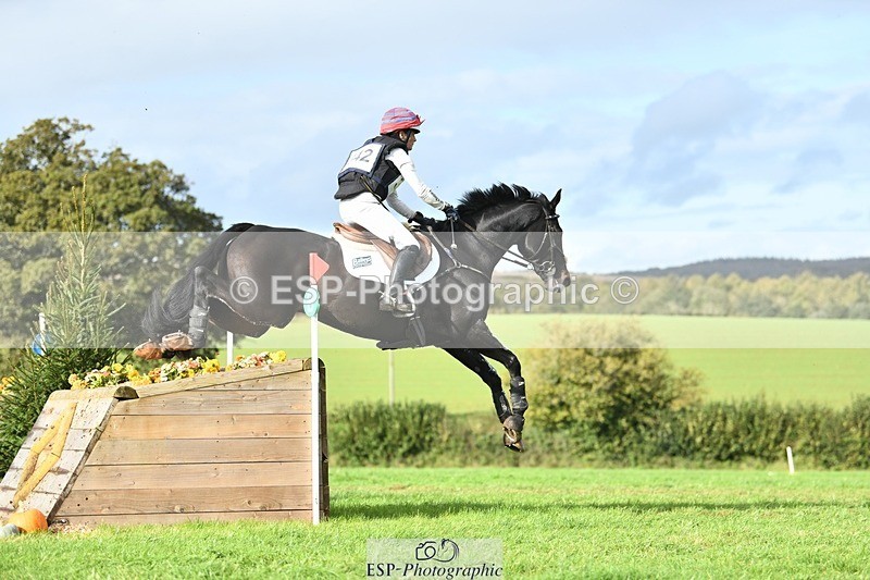 231022-140615-28968 - 342-STORM.IN.DECEMBER-Claire.Fielding-XC