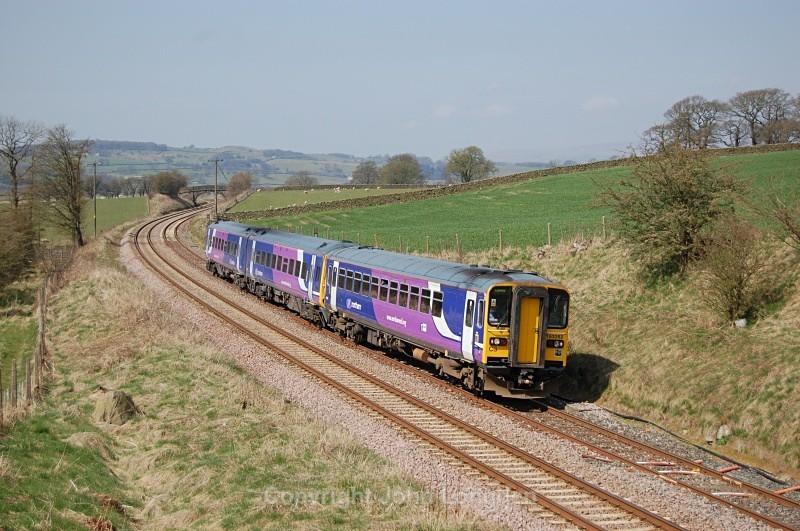 17.4.10 - 153352 & 158816 11.51 Carlisle - Leeds, Tommmy Hall's Barn - Tommy Hall's Barn