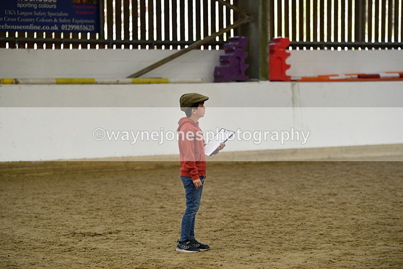 WJ5_6074 - Class 9 Ridden Veteran