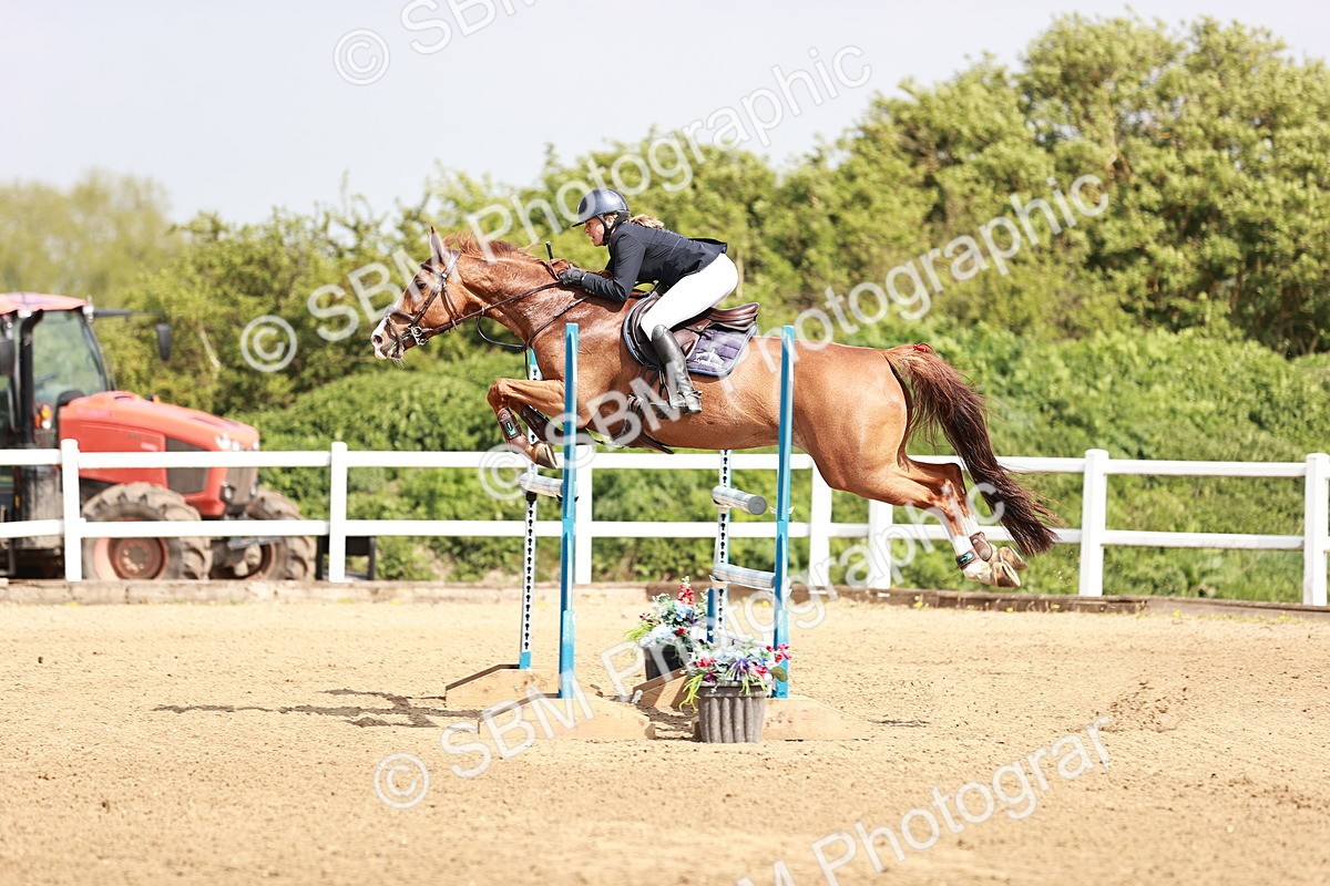  - Class 26 - Senior Foxhunter - 1.20m