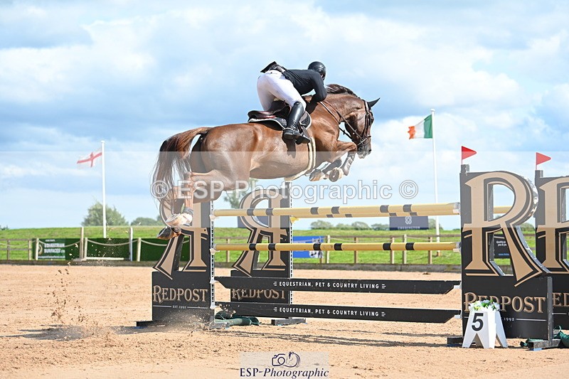 230721A-161125-07661 - Cls 10, 2 Star Big 1.45m Start to break