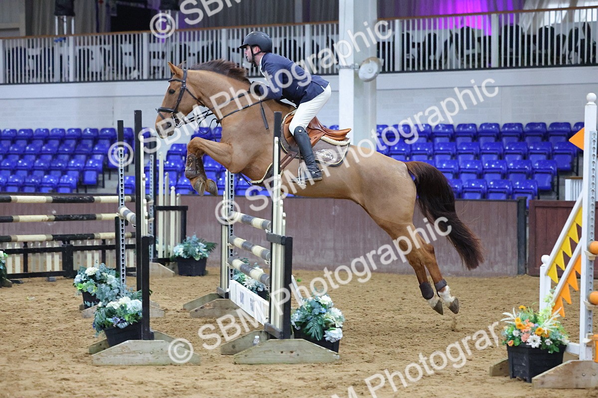 1I0A5040 - Class 9 - Senior Newcomers/ 1.10m Open