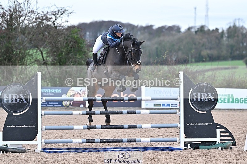 251126-135101-00642 - Cls 5 Foxhunter and 1.20m