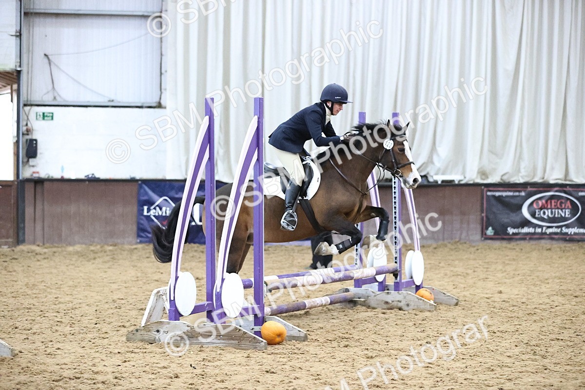 SBM_001173 - Class 3 - Horse & Hound 60cm