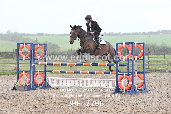 BPP_2298 - CLASS 4 Senior Newcomers/ 1.10m Open