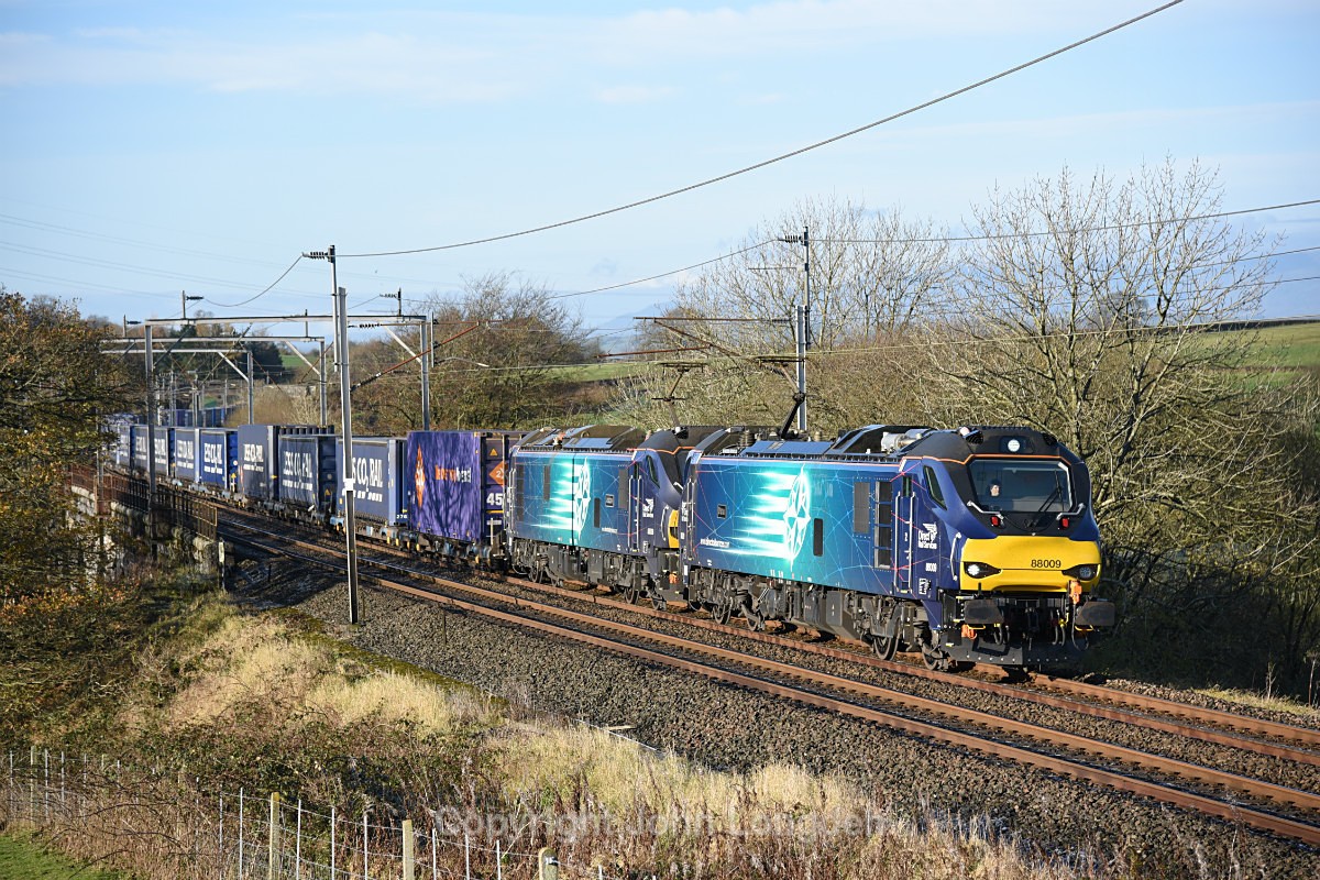 JL - 8.11.17 88008 & 88009 4S43 Daventry - Mossend, Docker Viaduct - West Coast Main Line (north to south)