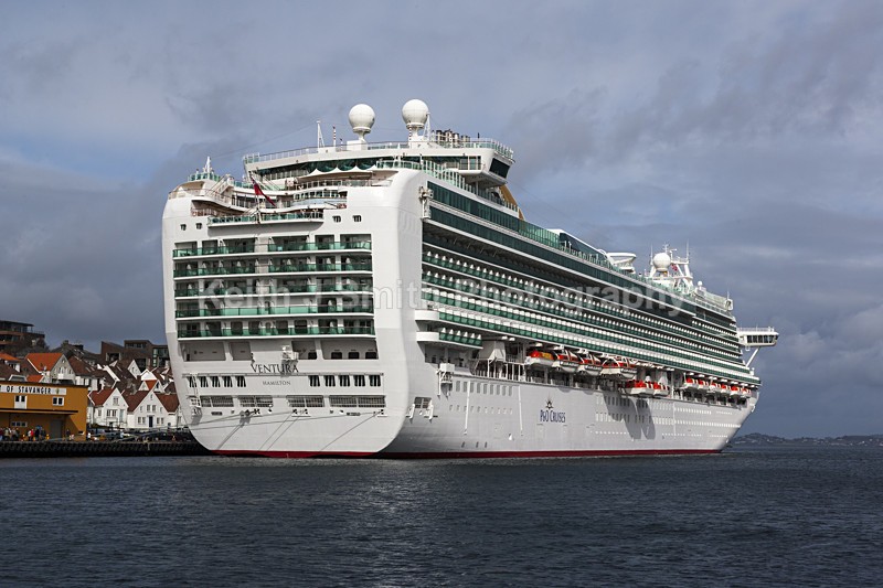 YR6M1835 - Worldwide