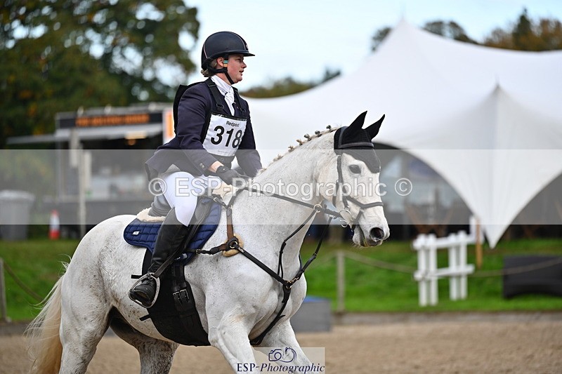 251026A-104402-23711 - D-318-Caroline.Allan