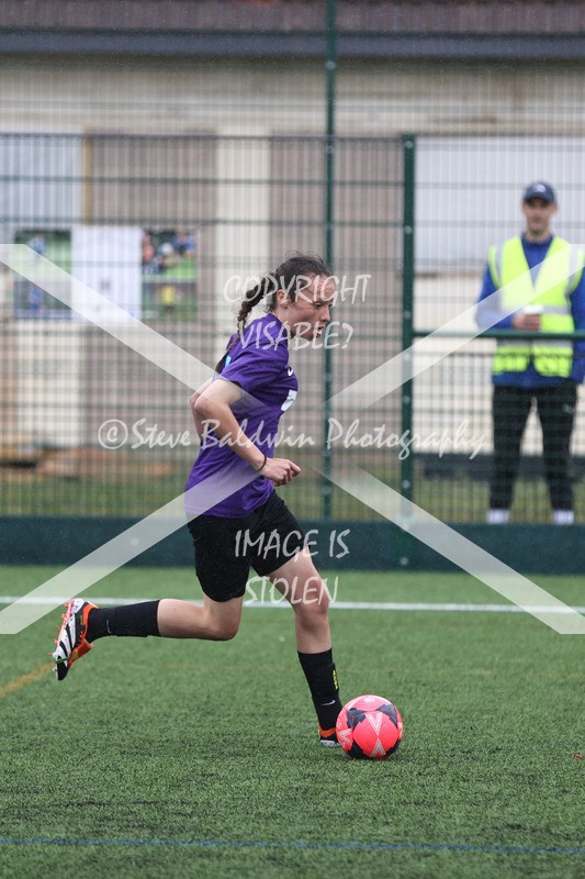 1DX32256 - Sat 6th U12 Girls