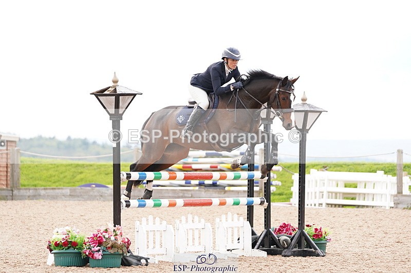 241004A-144914-00809 - Fri 04 Snr Fox & 1.20m Open