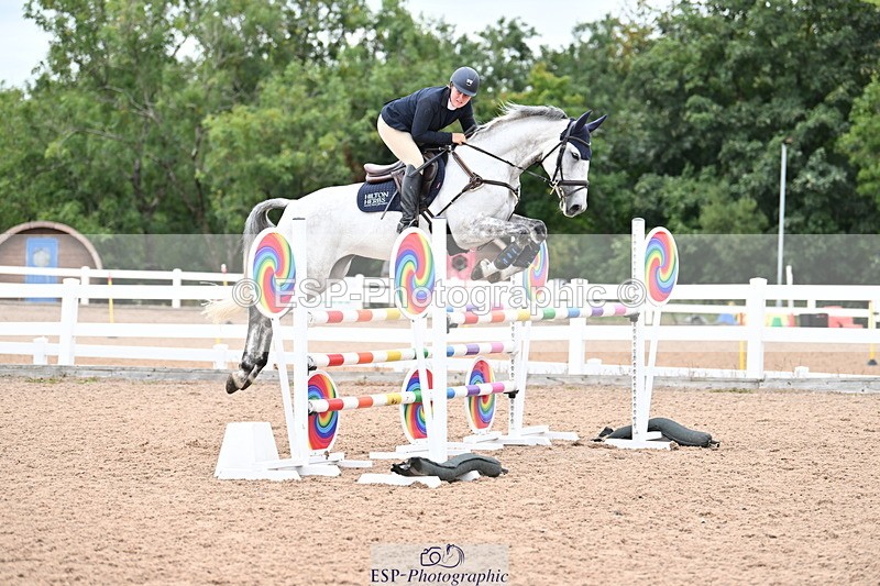 250820B-125223-00633 - Cls 4 Newcomers and 1.10m Open