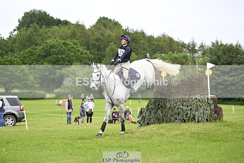 240525-154543-16880 - 225-SLEEHAUN_DANCER-Megan_Lawrence