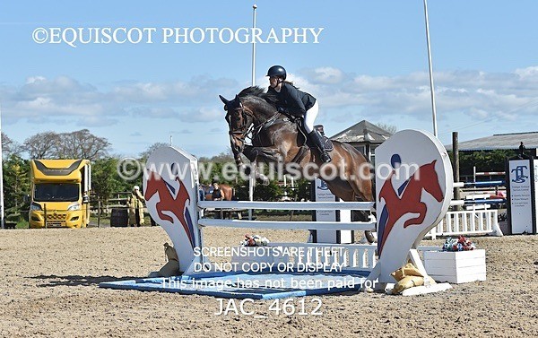 JAC_4612 - CLASS 11 SAT Andrew Hamilton Coach, RHS Foxhunter Championship Qualifier