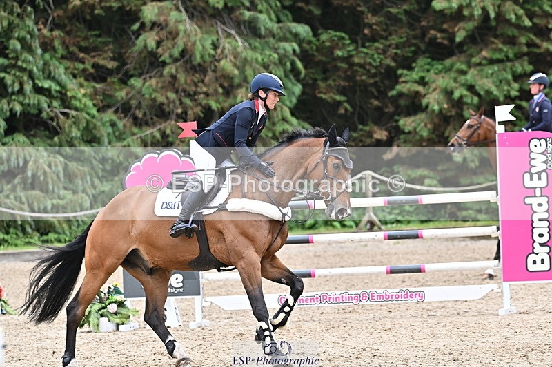 250524A-142125-12454 - D-468-Laura.Collett-LONDON.52