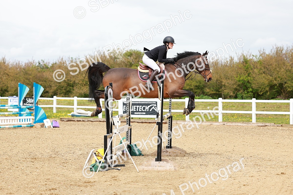 SBM_002501 - Class 10 - Senior Newcomers - 1.10m